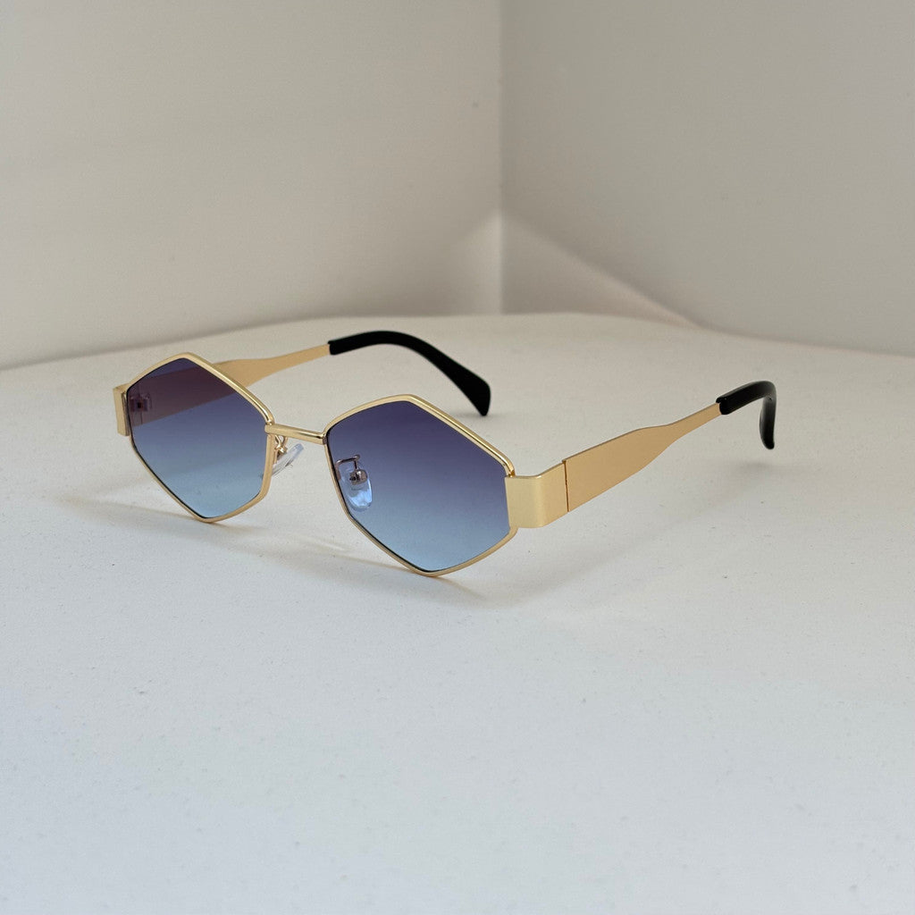 Óculos de Sol Triangular Feminino Lume