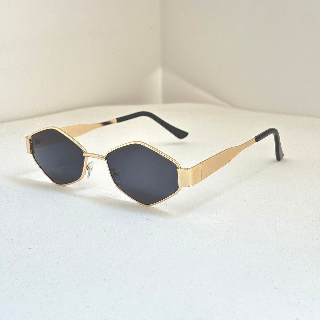 Óculos de Sol Triangular Feminino Lume