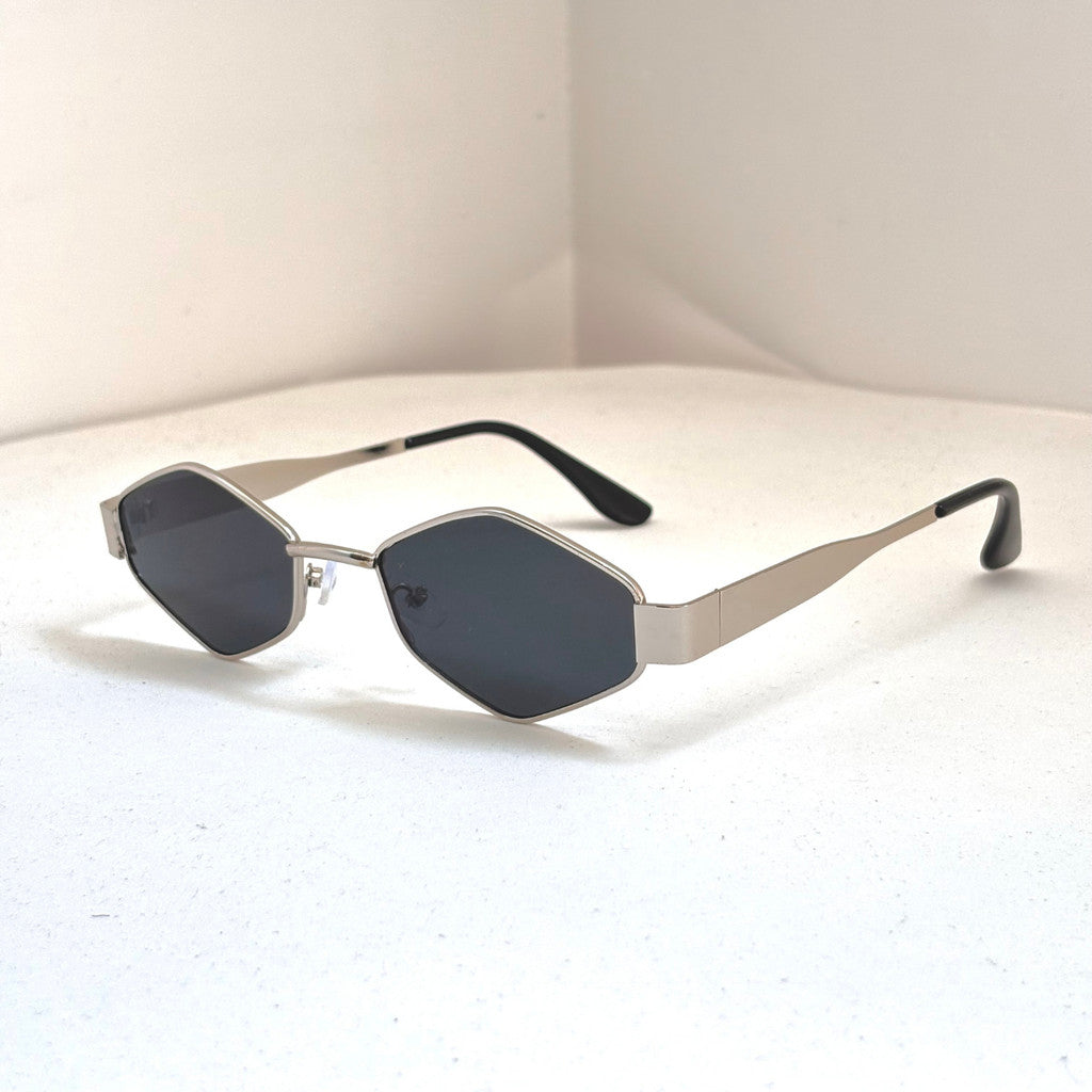 Óculos de Sol Triangular Feminino Lume